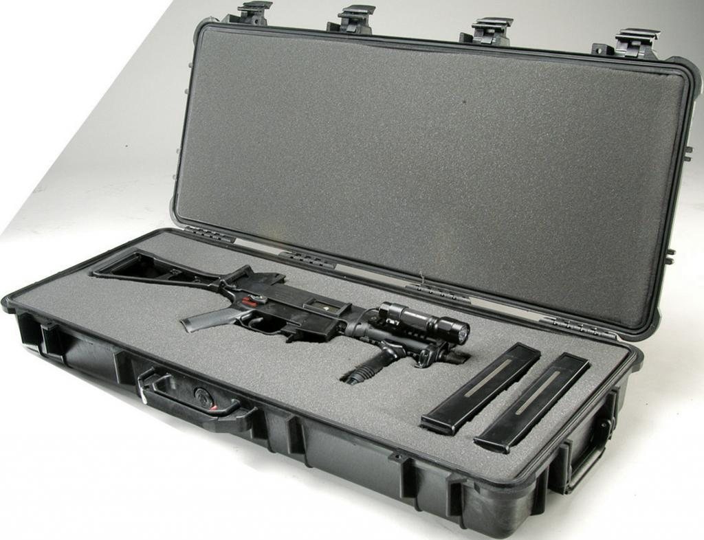 PELI- case Typ 1700 R schwarz, Schaum